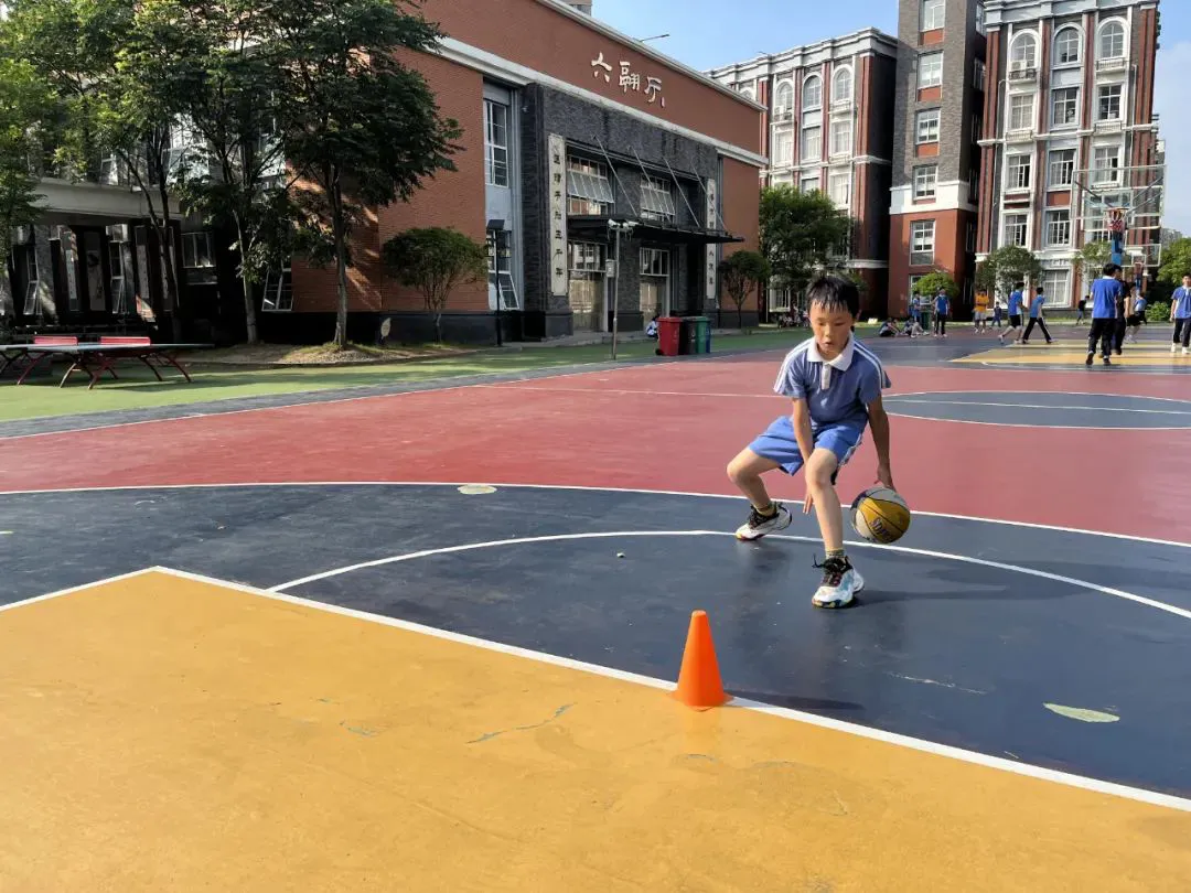 青少年篮球爱好者如何提升配合技巧?_1